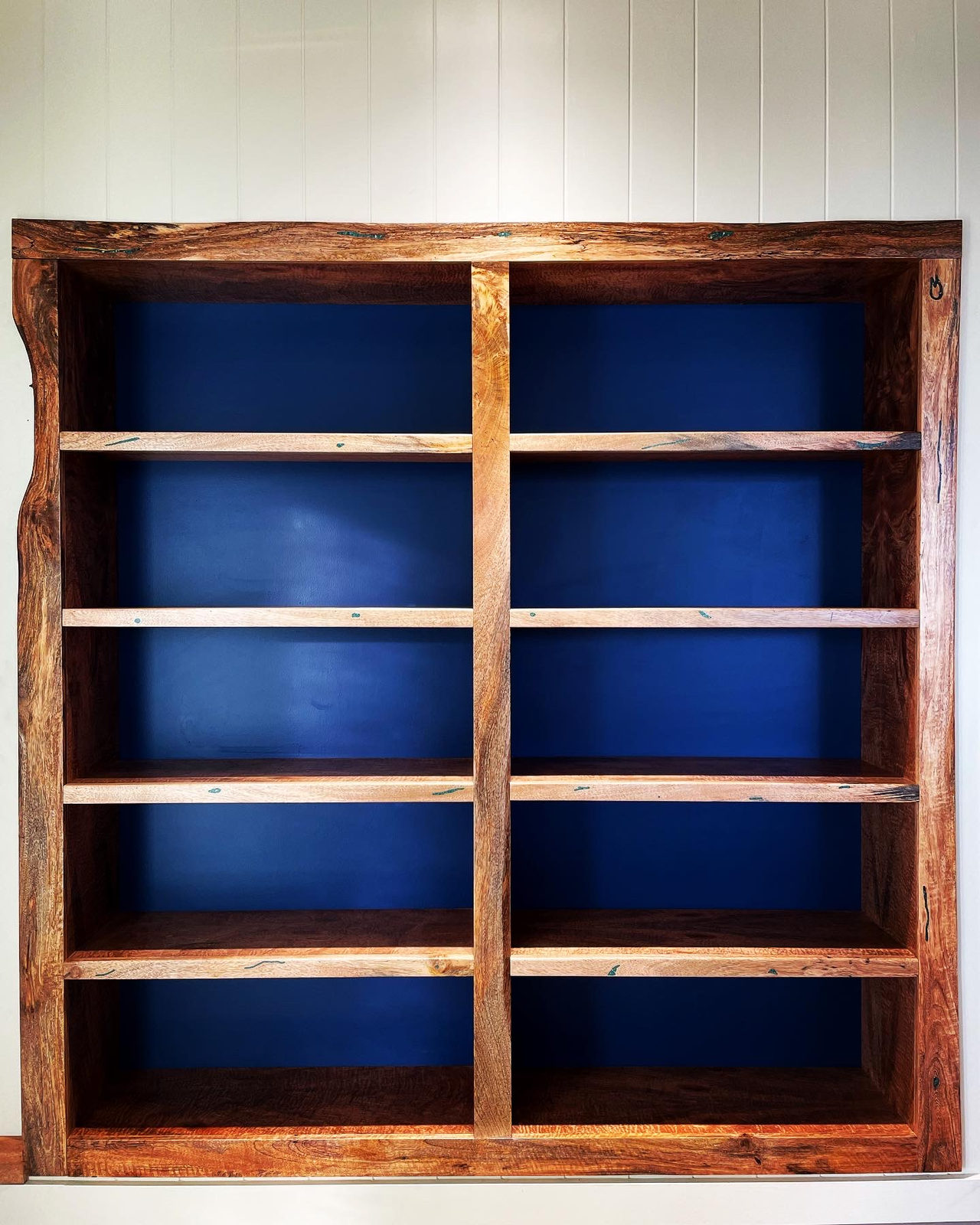 Custom Foundwood slab installation in Hawai'i