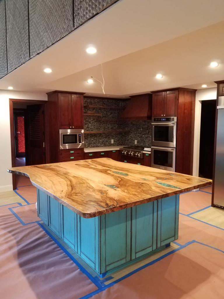 Custom Foundwood slab installation in Hawai'i
